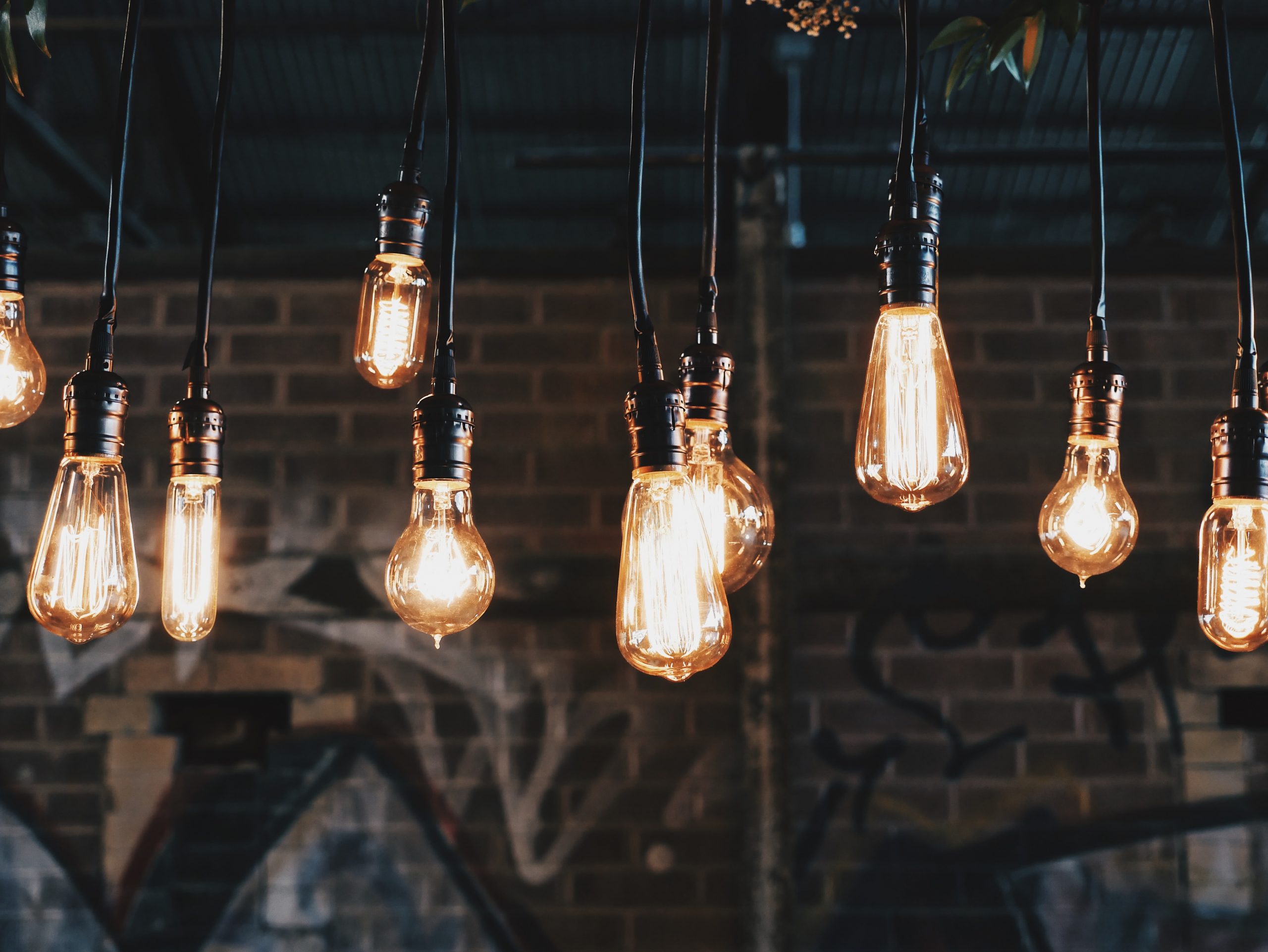 10 lightbulbs illustrating 10 bright ideas